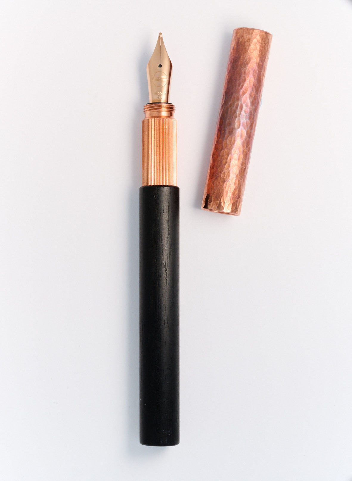 LONGCAP Füllfederhalter aus Ebenholz & Kupfer Hammerschlag, THE NINE 2026, handgefertigt