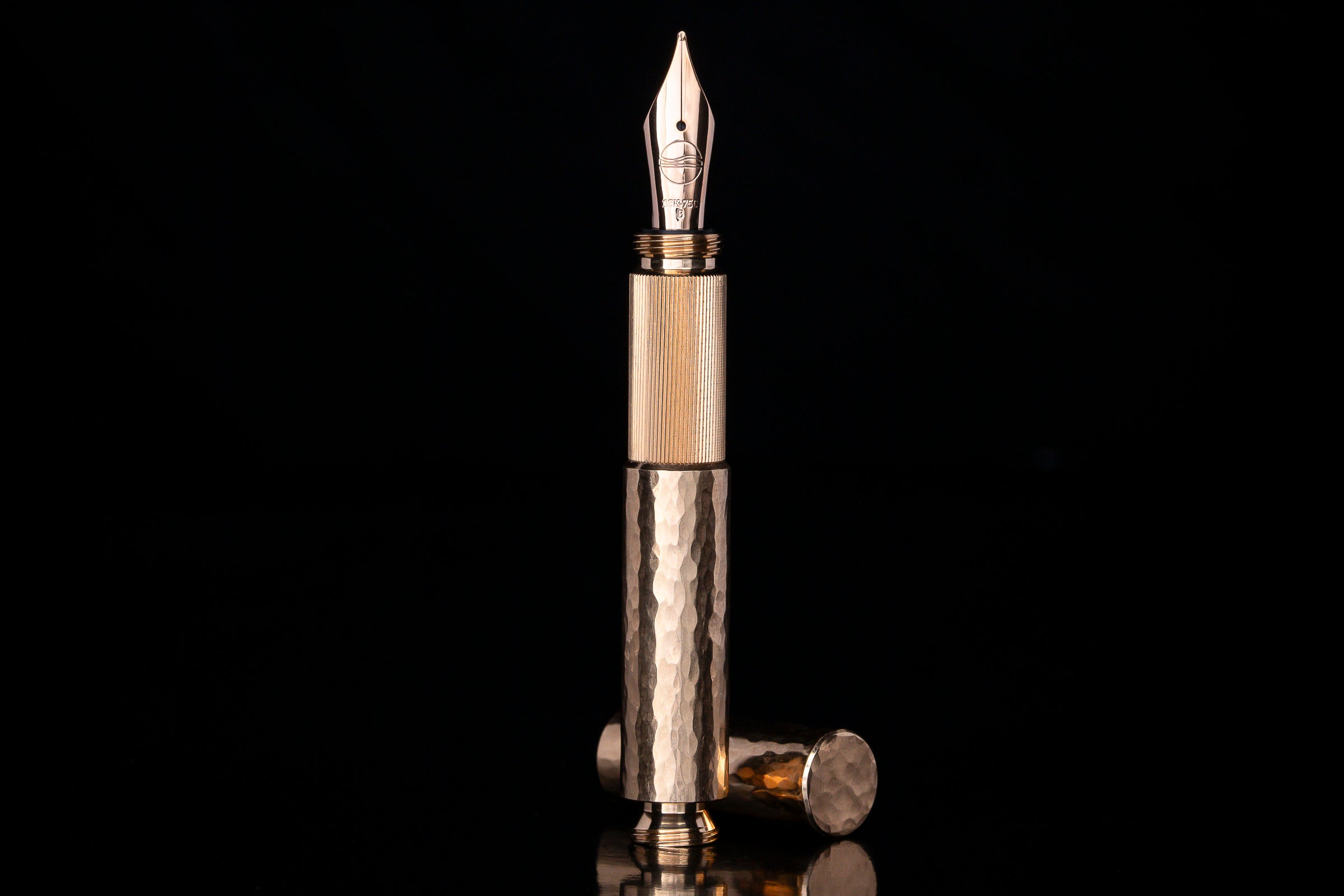 POCKETMASTER Taschenfüllfederhalter aus massivem Gold, "Hammerschlag", 18K/750 Roségold