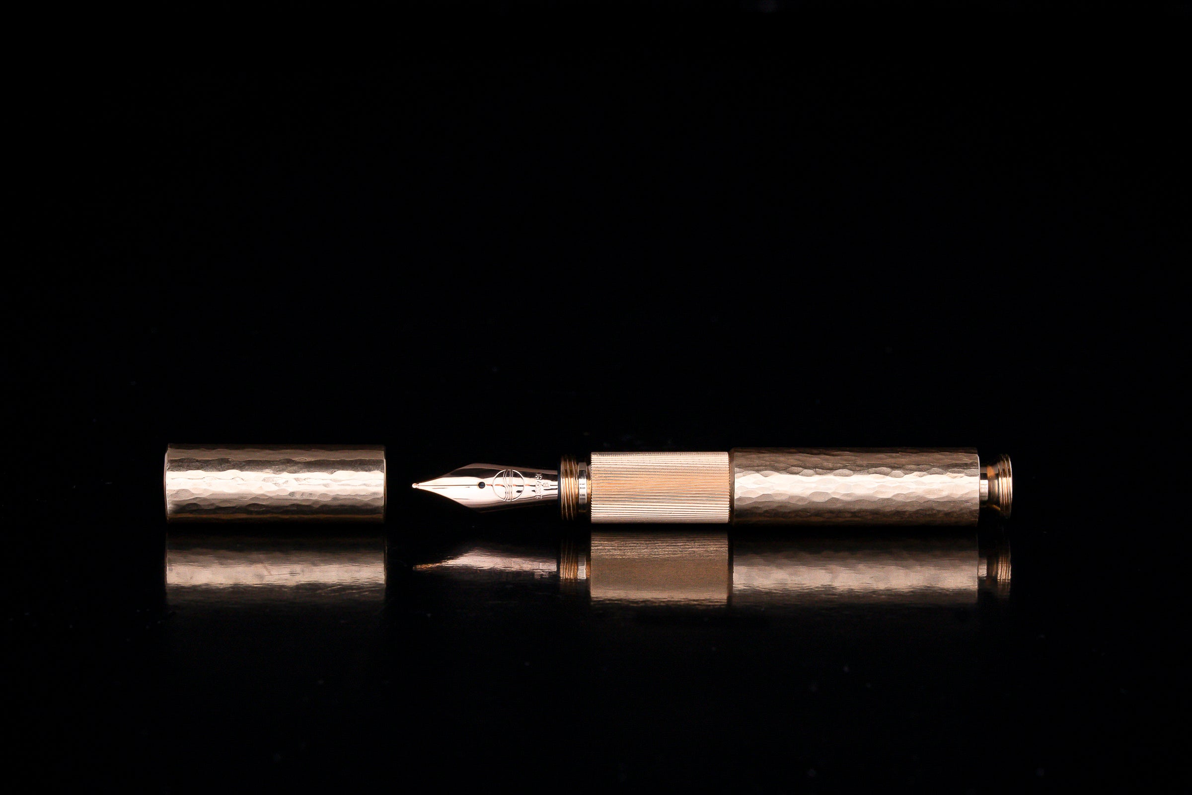 POCKETMASTER Taschenfüllfederhalter aus massivem Gold, "Hammerschlag", 18K/750 Roségold