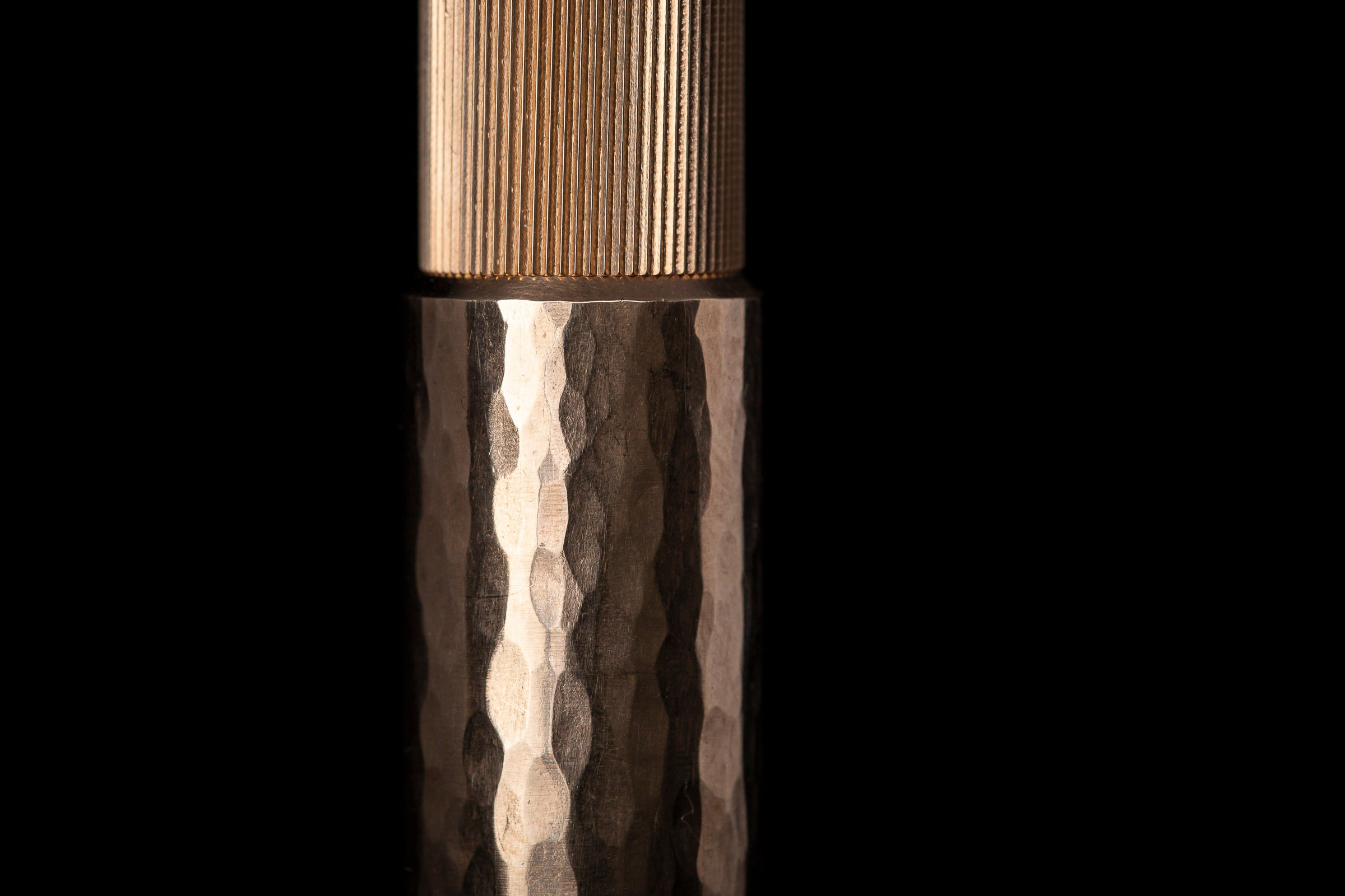 POCKETMASTER Taschenfüllfederhalter aus massivem Gold, "Hammerschlag", 18K/750 Roségold