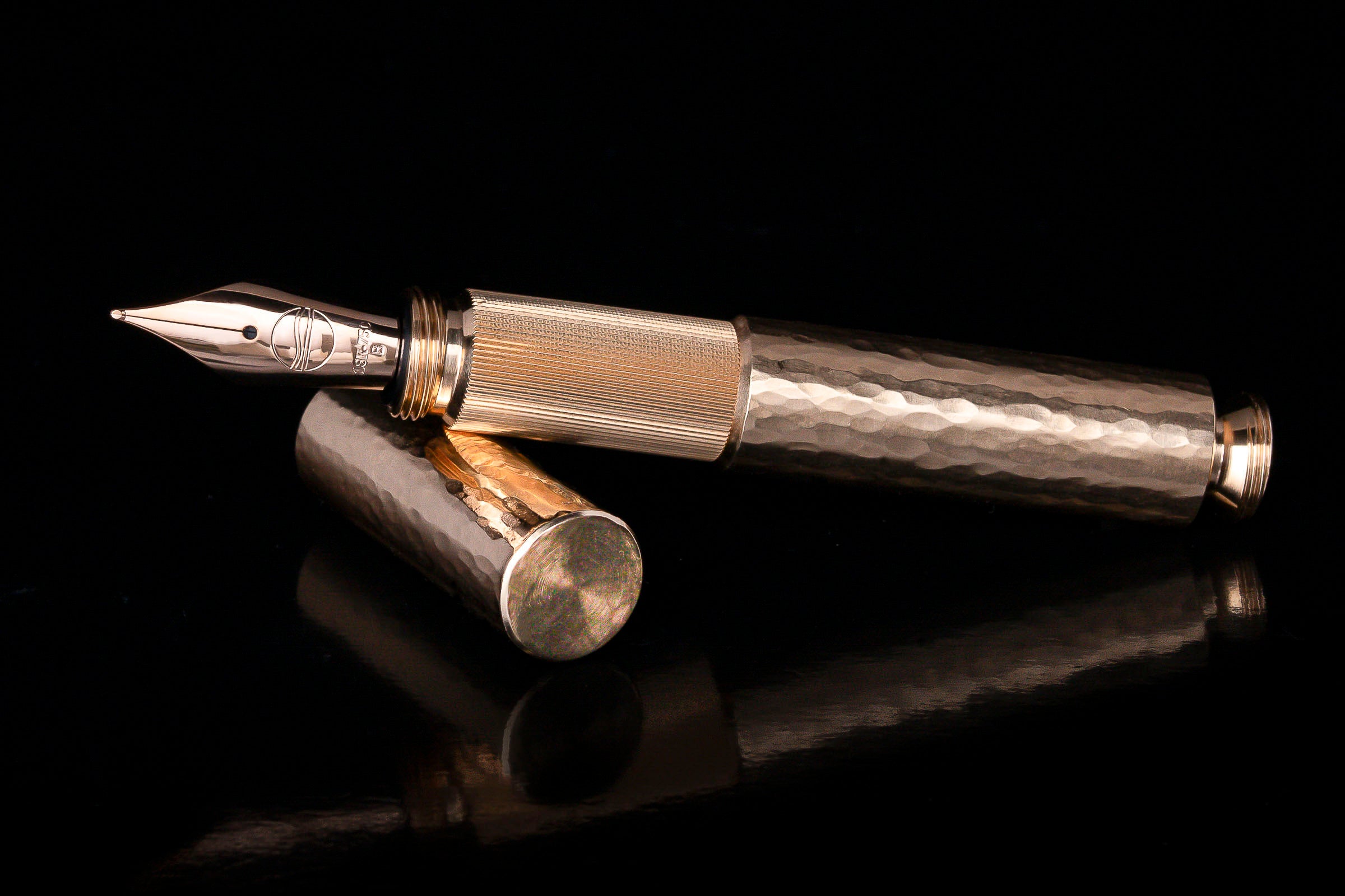 POCKETMASTER Taschenfüllfederhalter aus massivem Gold, "Hammerschlag", 18K/750 Roségold