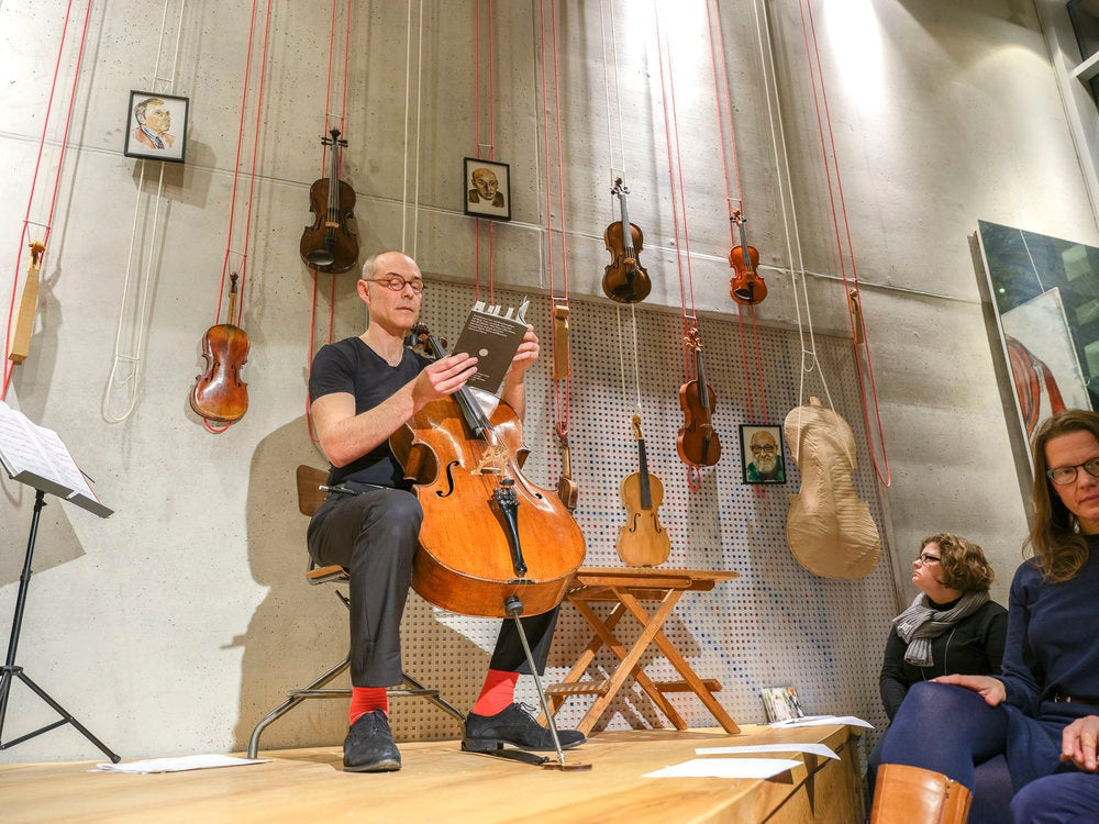 DAS CELLO, DER FÜLLFEDERHALTER, DER PROFESSOR & DIE ERSTE GEIGE-ELBWOOD - The Hanseatic Penmaker