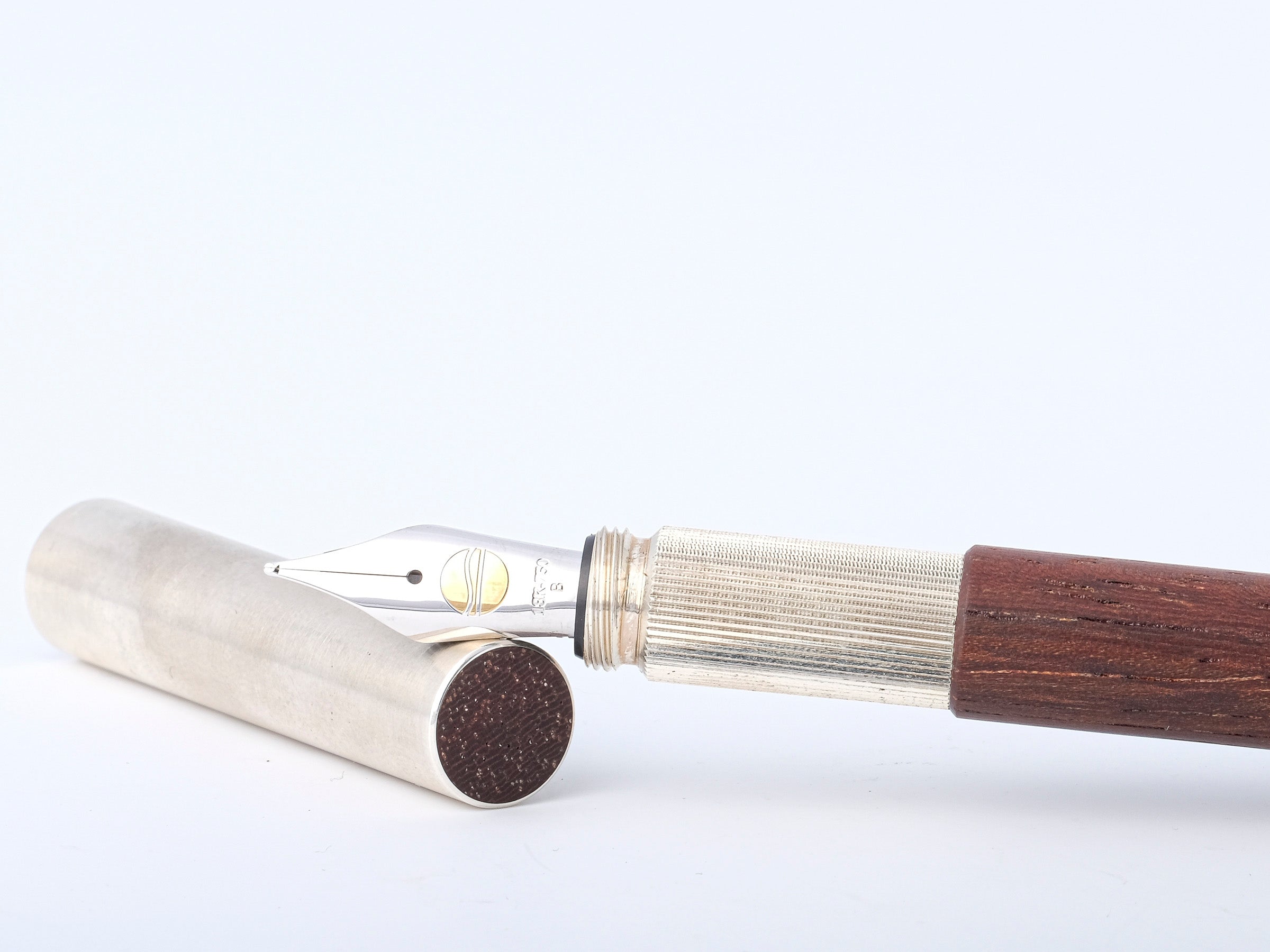 LONGCAP FOUNTAIN PEN, 935 SILVER, MAHOGANY, ELEGANT WRITING INSTRUMENT FOR HAMBURG MERCHANTS