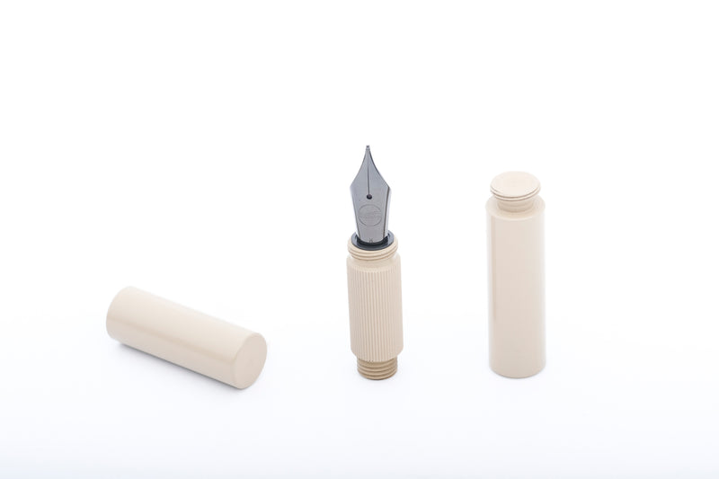 <tc>POCKETMASTER MONO, design pocket fountain pen made of pure ebonite "sand", handmade</tc>