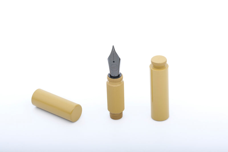 <tc>POCKETMASTER MONO, design pocket fountain pen made of pure ebonite "yellow 1.3", handcrafted</tc>